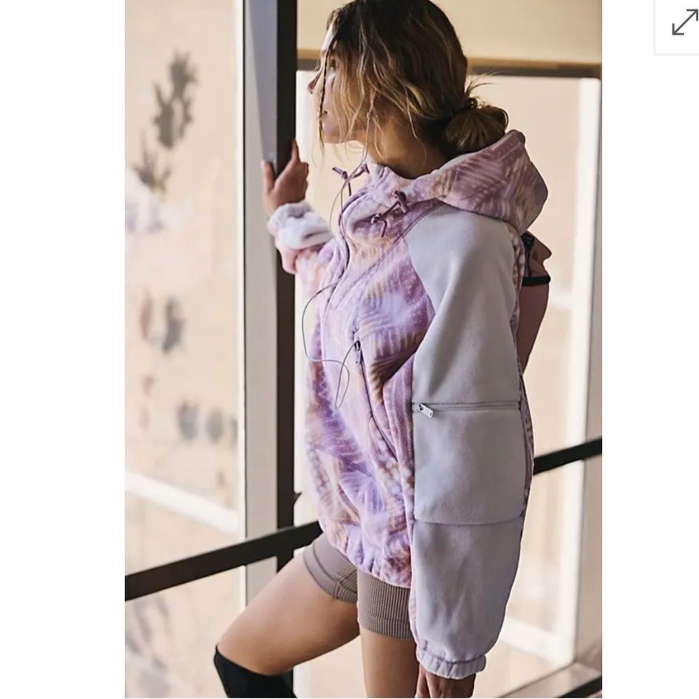 FREE PEOPLE 
Wild And Free Printed Fleece Pullover - Batik Geo Combo